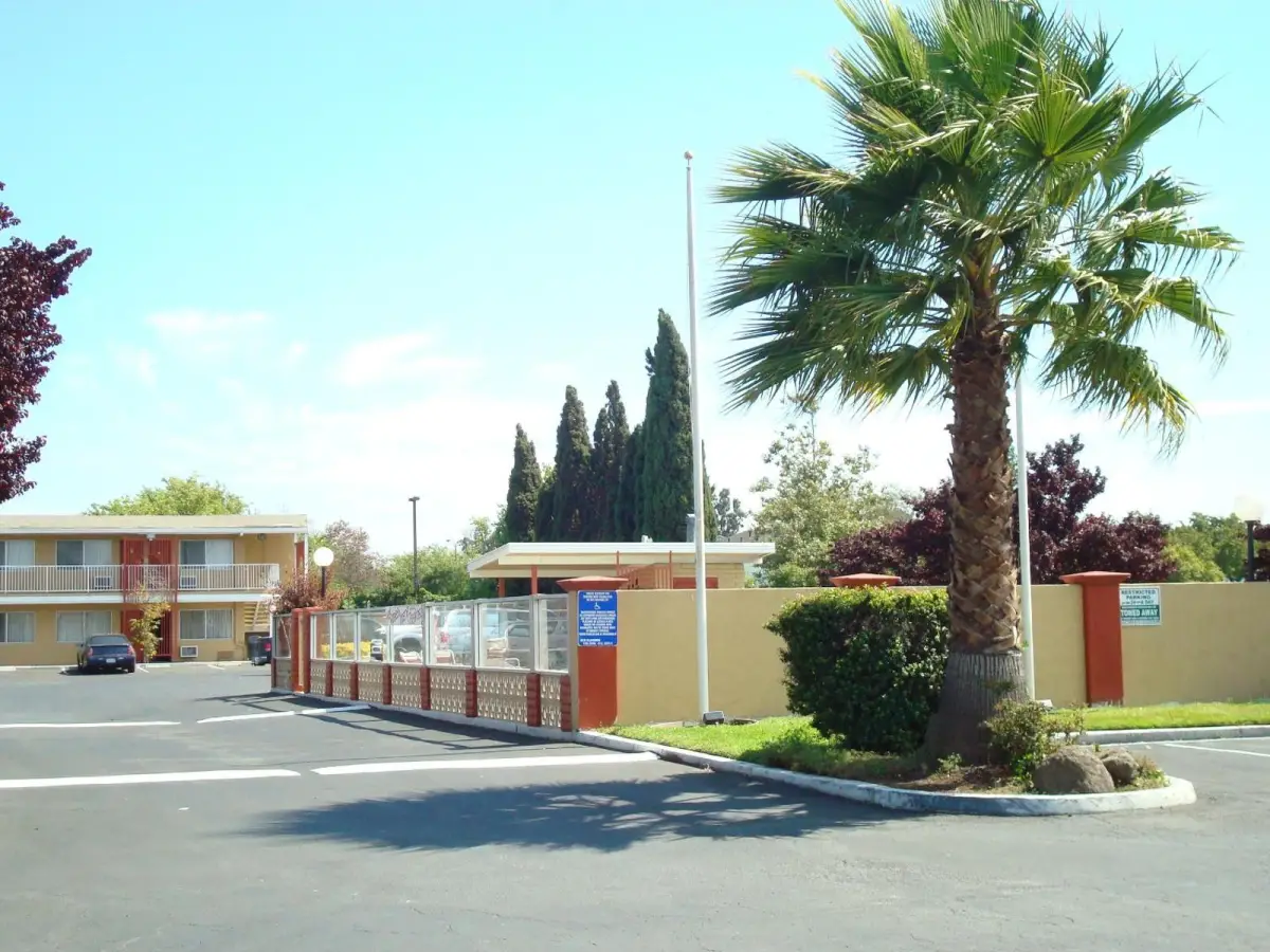 Heritage Inn 4
