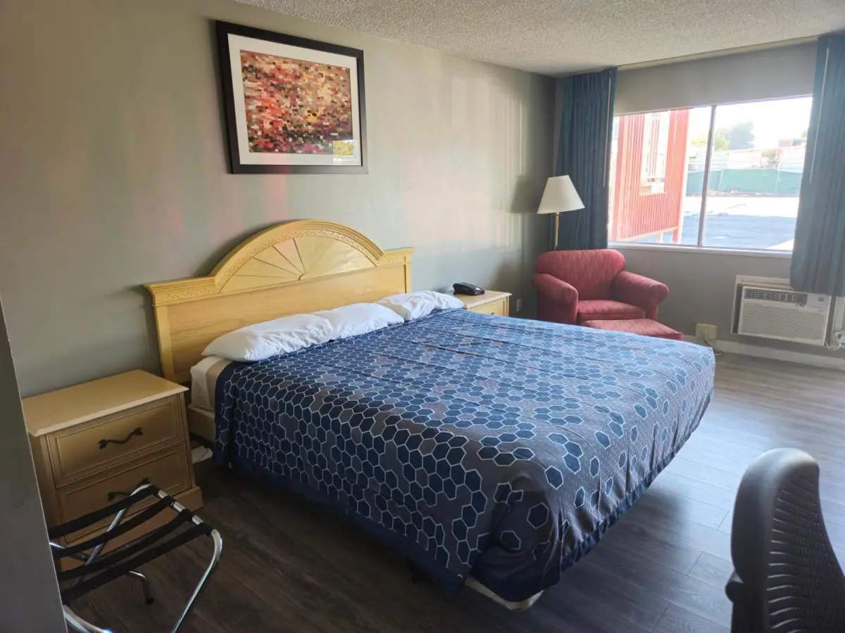 Heritage Inn 6