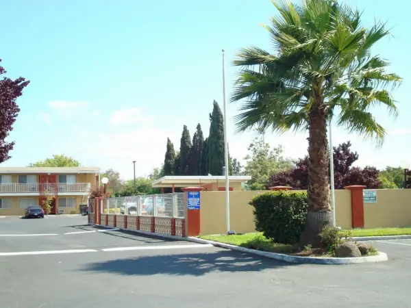Heritage Inn 4