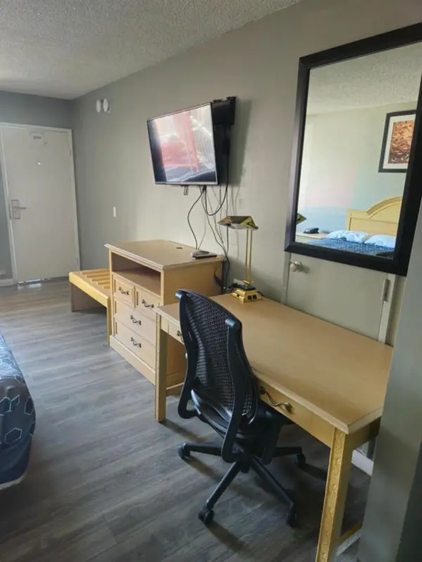 Heritage Inn 8